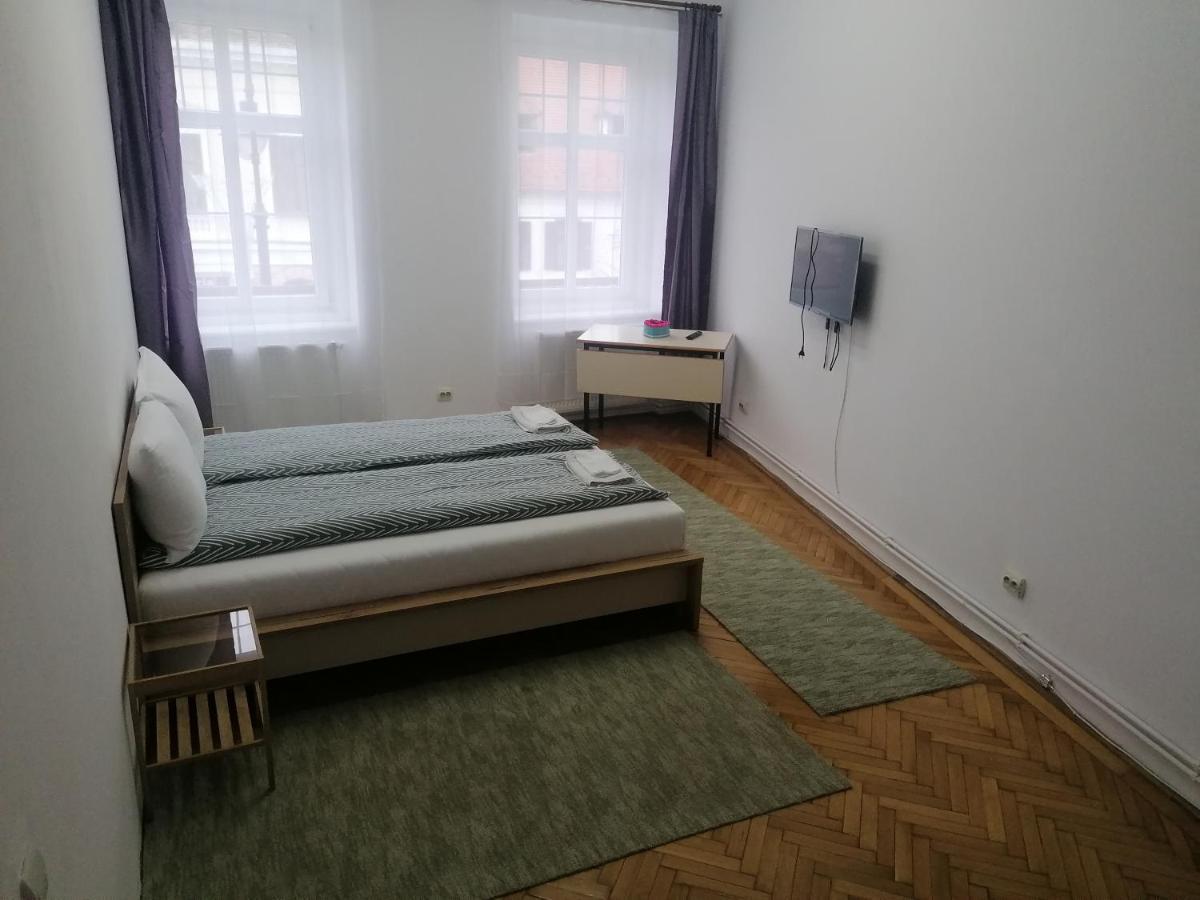 Апартаменты Apartament Royal Сибиу Экстерьер фото